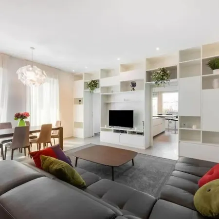 아파트 Ampli De 3-habitacions A *